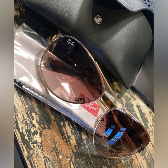 Ray Ban Aviators - Picture 3 of 7